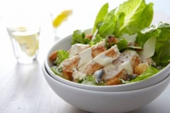 Recette de Salade Caesar au poulet grillé