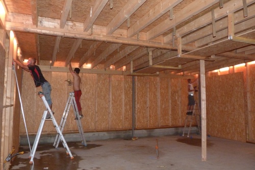 AQ) Raillage du plafond : le 15 août 2012
