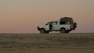 Des kilomètres de piste à travers les sites extraordinaires du Damaraland 