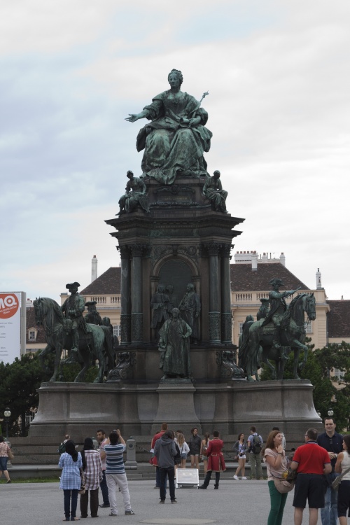 Vendredi 22 Juin, Vienne Le Ring et l'école équestre