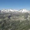 Du sommet du pic de Bastan 2715 m, les pics de Néouvielle, Long, Badet et Campbieil