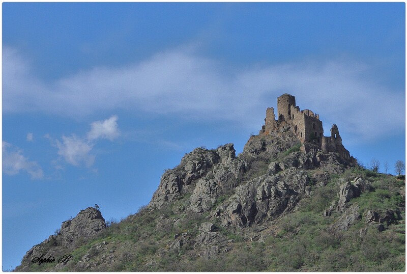 Le château de Léotoing .