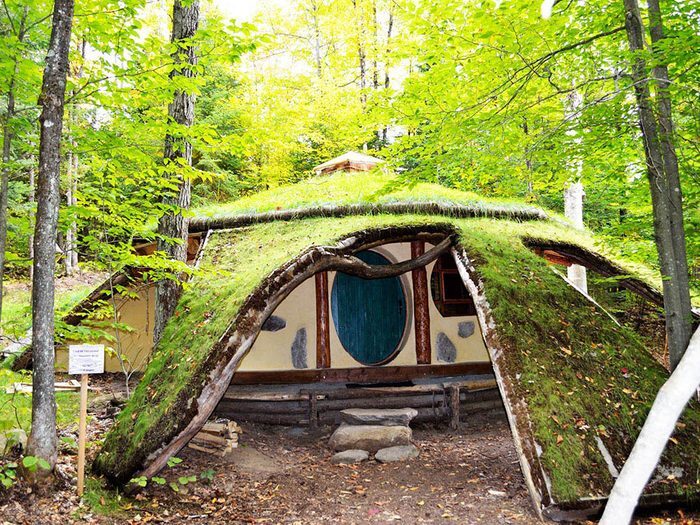 Passez une nuit au Québec dans une maison de hobbit.