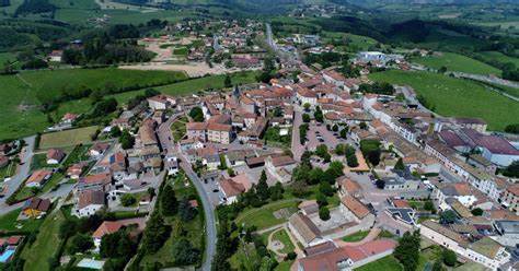 LOIRE. Saint-Symphorien-de-Lay vue du ciel