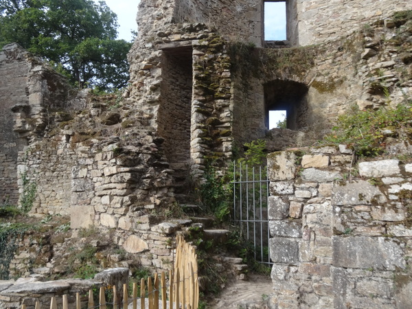 L'intérieur du chateau de Ranrouet(suite)