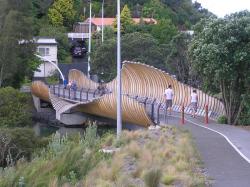 Onepoto bridge: landscape poetry (Auckland, New-Zealand)