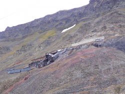 L'ancienne mine de charbon n°2b à l'aplomb de Nybyen - Longyearbyen