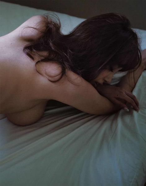 Photobooks : ( Rara Anzai : Nude Photobook 「Hello,Goodbye」 )