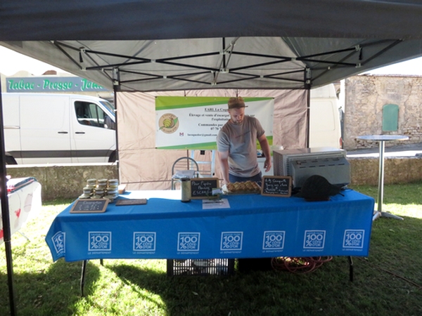  Le premier marché artisanal de Coulmier le Sec a eu lieu samedi 2 juillet....