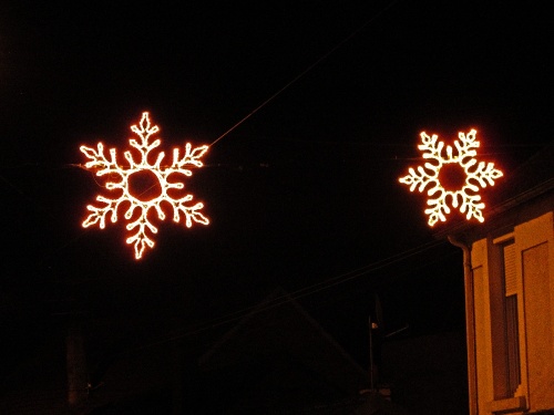 Illuminations de fêtes à Sainte Colombe sur Seine...