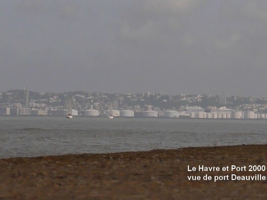 Deauville/ Trouville vue de la jetée de Port Deauville