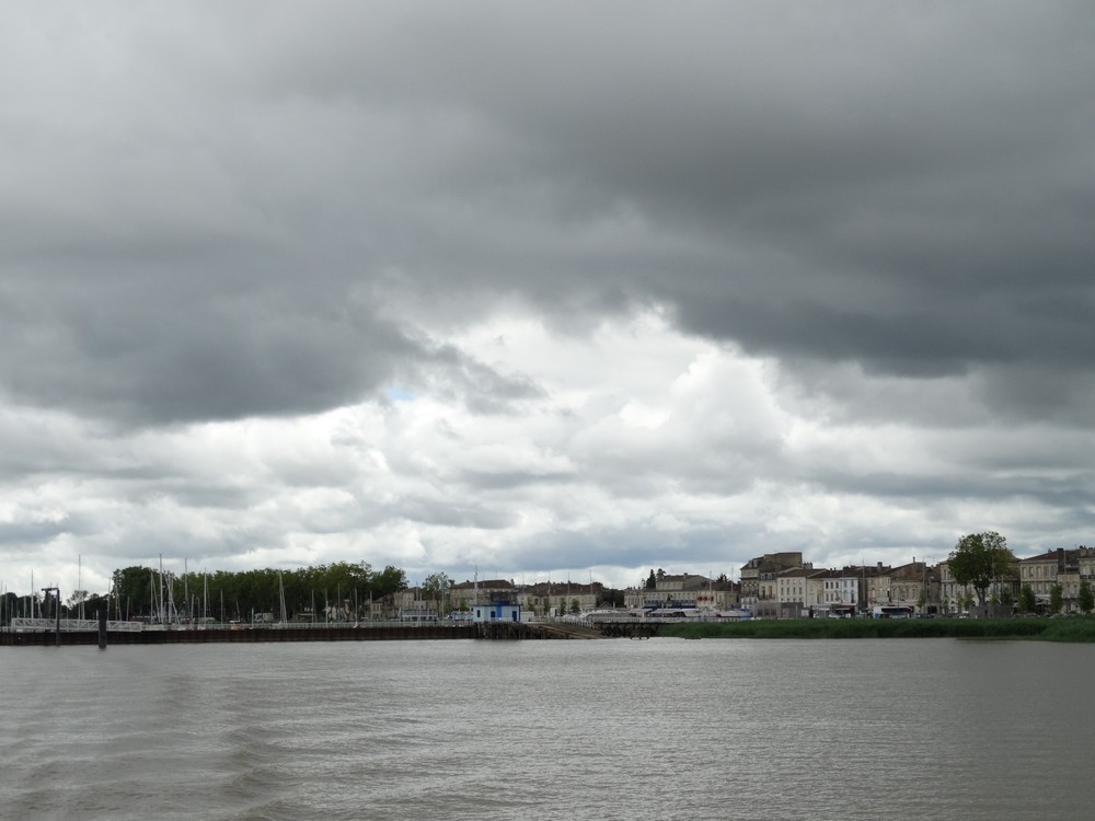 Pauillac vu de l'Estuaire