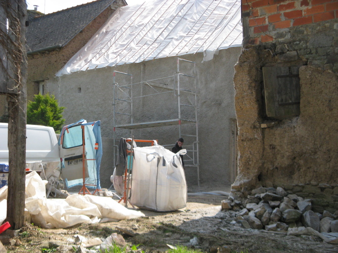 CHANTIER A LA FERME CHANVRE-HABITAT-BIO