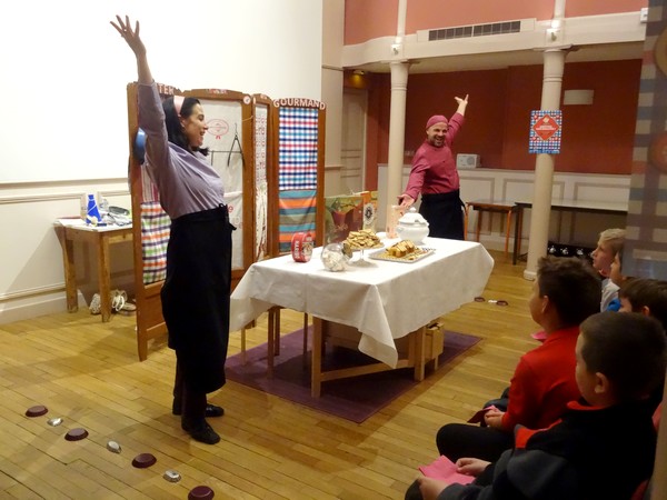 "Goûtez gourmand !"une délicieuse après-midi pour les élèves des Cours moyens 1 et 2 des écoles Cailletet et Carco de Châtillon sur Seine...