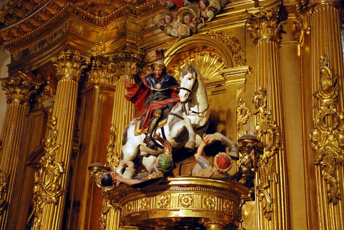 Burgos - La cathédrale - Statue de Santiago matamoro