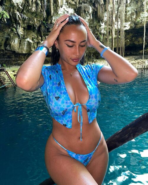 Astrid Nelsia en maillot de bain : ses fans adorent