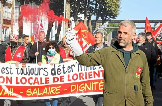 PHOTO FRANCOIS DESTOC / LE TELEGRAMME LORIENT (56) : Entre 800 et 1000 personnes ont manifesté pour défendre les salaires et les pensions et dénoncer la réforme de l'assurance-chômage