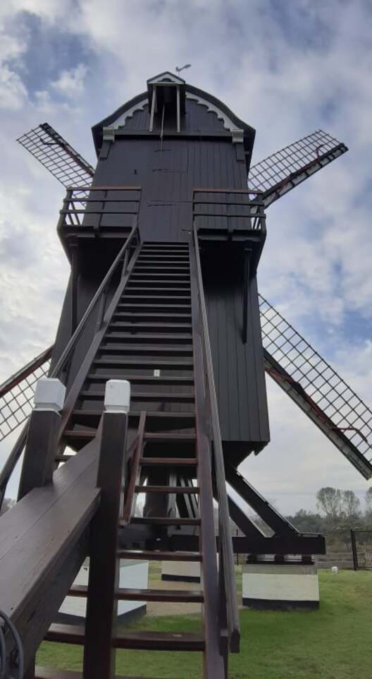 Le moulin de l'abbay Coxyde ( mer du Nord ) B