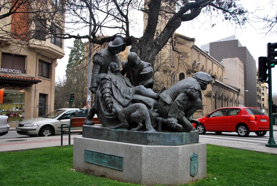 J28 - Pamplona - Plaza  et statue Ignace de Loyola