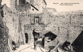 LES REMPARTS DU MONT-SAINT-MICHEL (Manche)