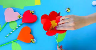 Résultat de recherche d'images pour "carte fete mamans fleur et abeille"