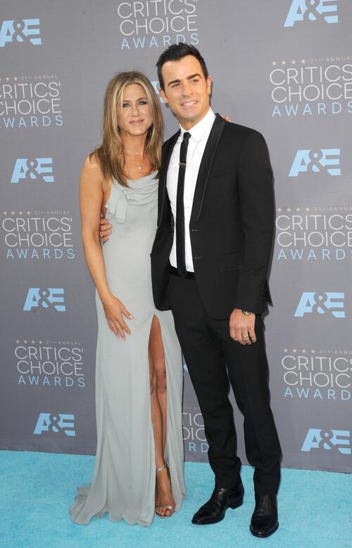 Critics' Choice Awards 2016 : Justin Theroux repart bredouille mais se fait consoler par Jennifer Aniston