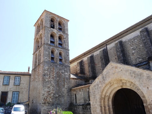 Caunes-Minervois et son abbaye bénédictine, dans l'Aude (photos)
