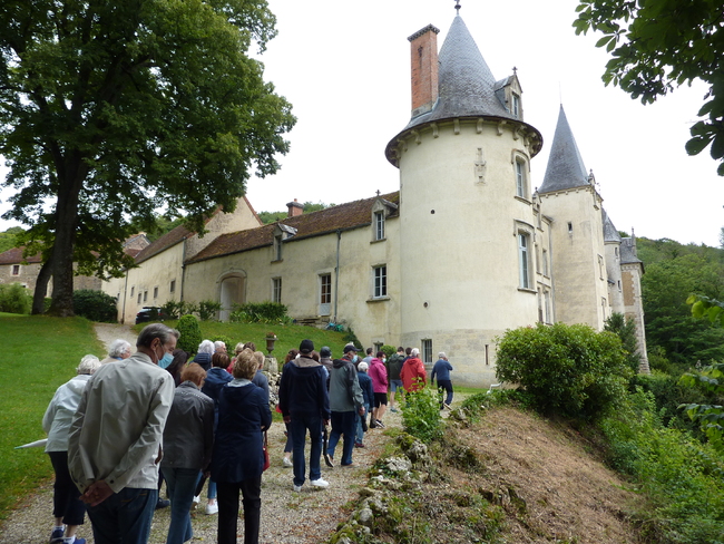 Visite extérieur du château de Rocheprise : un mardi découvertes de l'OT de Châtillon-sur-Seine