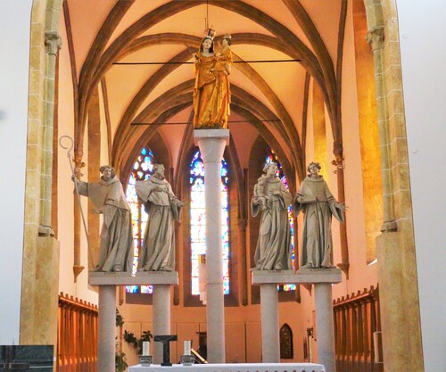 Autour de l'église de Ptuj (Slovénie)