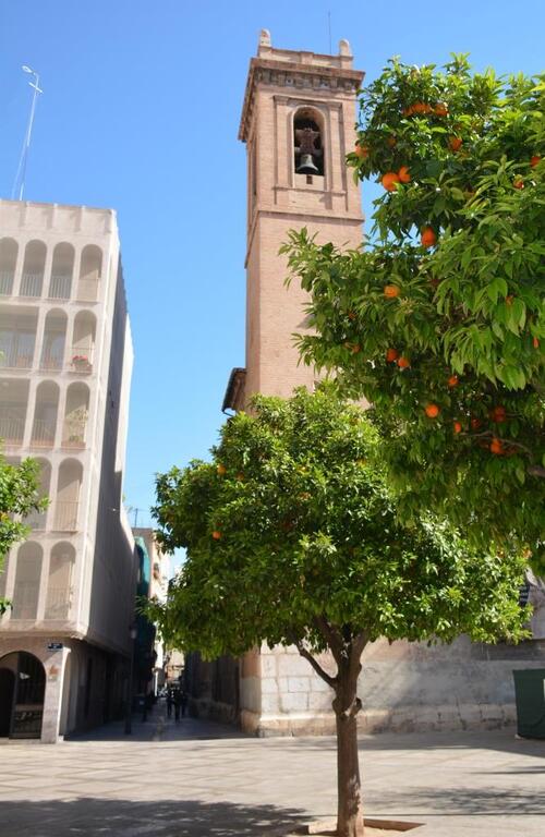 La place du Collège du Patriarche à Valence
