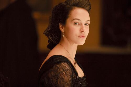 Jessica Brown Findlay rejoint Frankenstein