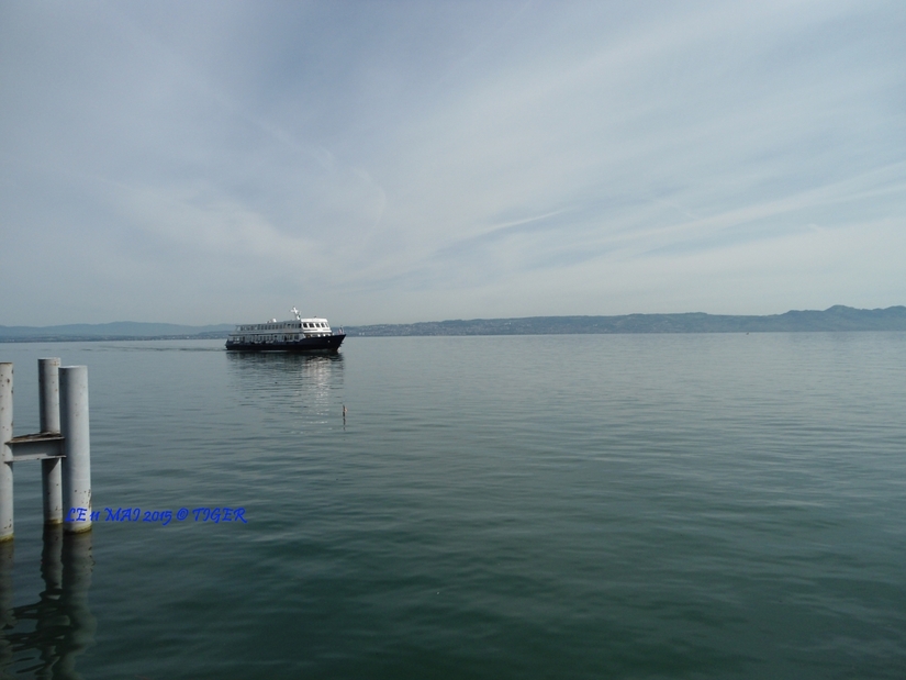 PHOTOS  (LA SAVOIE... Barque de la rive Française du Léman) de TIGER