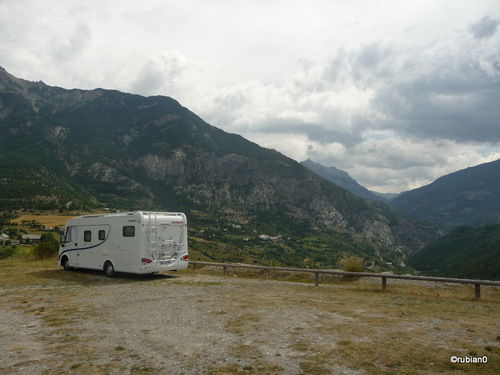 Parking extérieur à Mont Dauphin