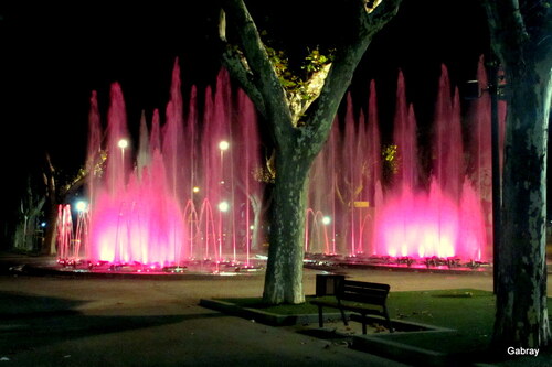 Perpignan : jets d'eau de nuit ...