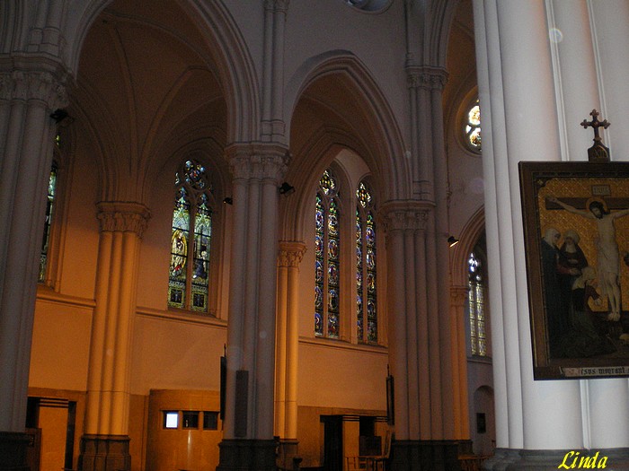 Belgique: Ixelles, église Ste-Croix-2