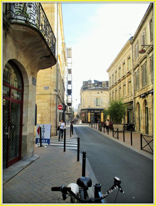 au carrefour de la rue Notre-Dame et de la rue du Couvent