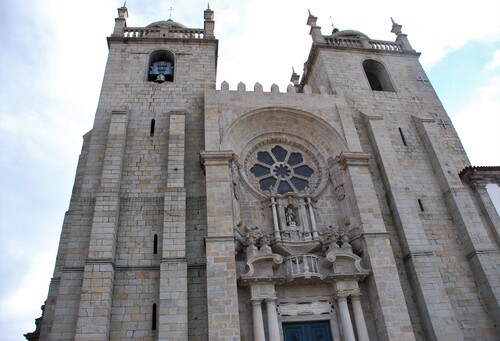 Autour de la cathédrale de Porto (Portugal)