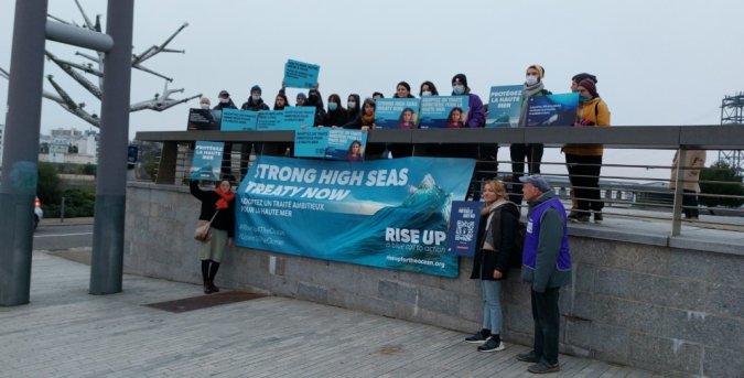 One Ocean Summit à Brest : une manifestation près du pont de Recouvrance
