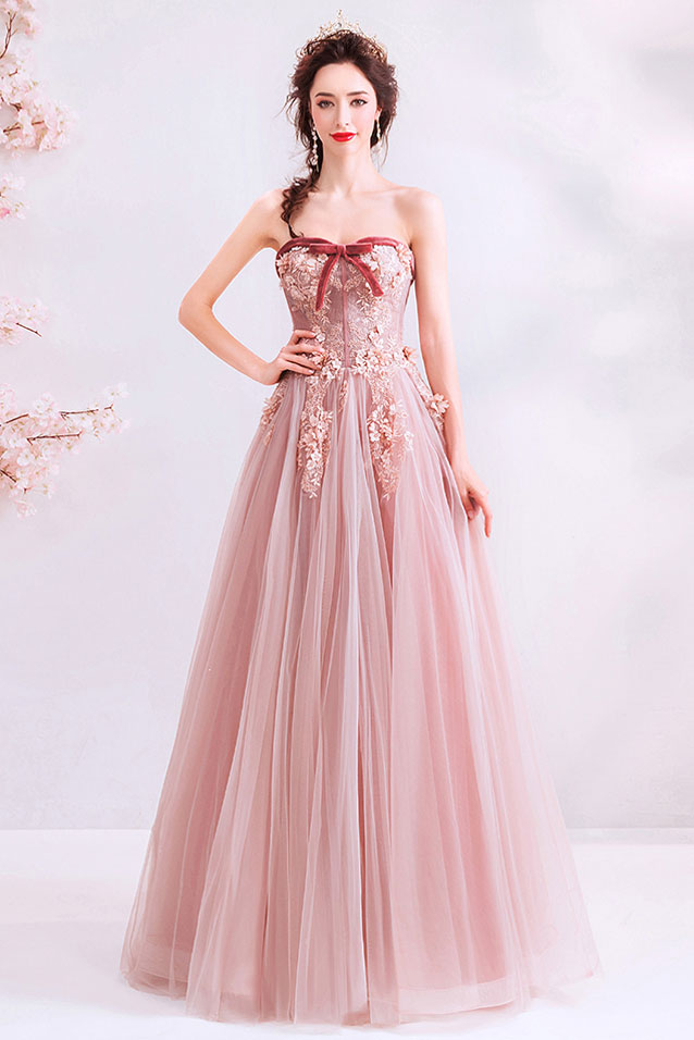 Robe mariée vintage rose poudré bustier coeur brodée de fleurs