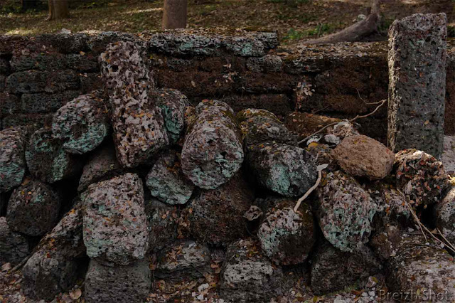 Wat Chedi Chet Thaeo, Si Satchanalai - Vestiges de piliers Wat Chedi Chet Thaeo, Si Satchanalai