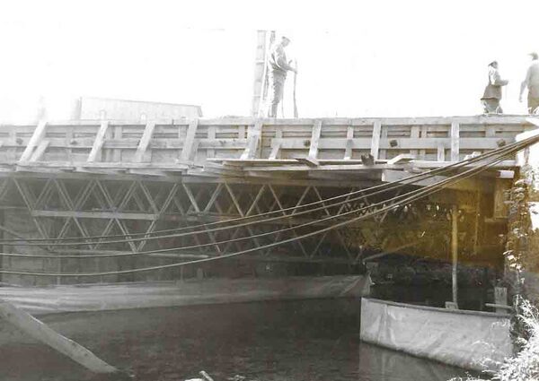 La reconstruction des ponts de Sainte-Colombe