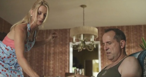 Nicolette Sheridan apparait dans le film "Jewtopia".