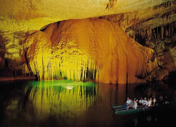 Visite De La Grotte Jeïta Au Liban