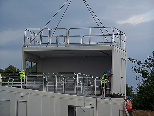 L'installation des bâtiments modulaires au 9/08/2013