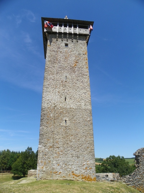 La tour de Peyrebrune
