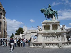 Budapest - Buda, statue de Saint Etienne