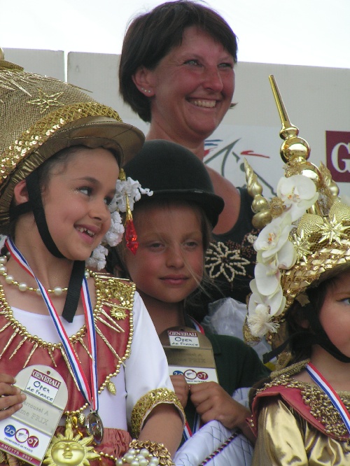 Les Petites Danseuses Apsaras... (médaille d'argent 2007)