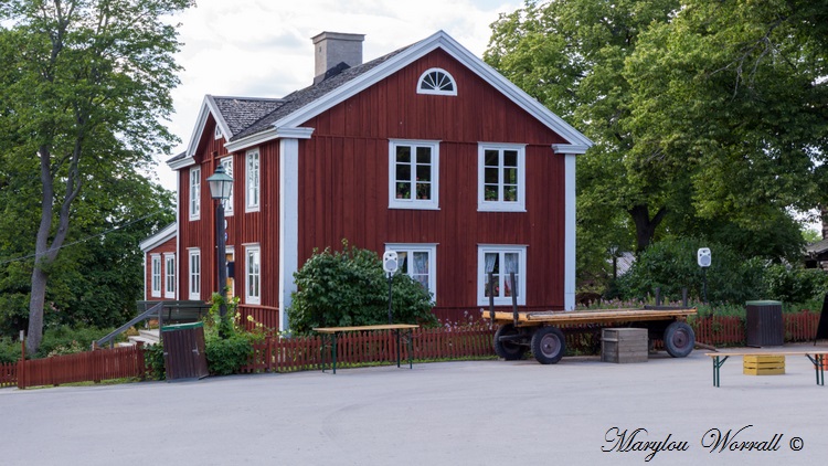 Suède : Écomusée Skansen la poste et maisons traditionnelles