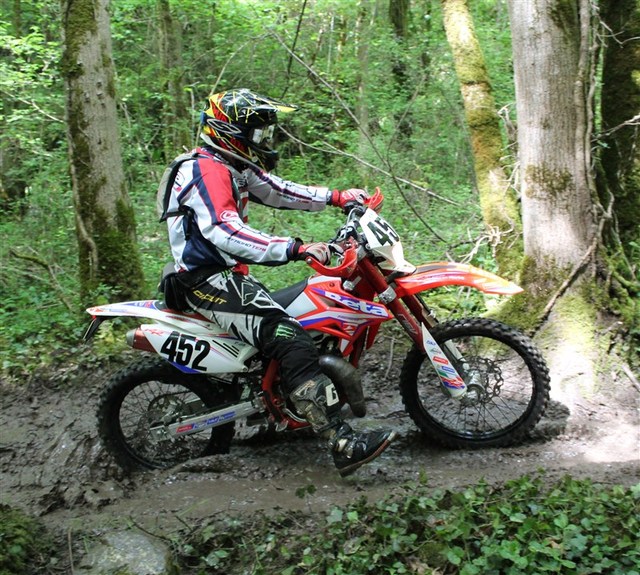 Blog de sylviebernard-art-bouteville : sylviebernard-art-bouteville, Enduro des Coteaux Charentais . Châteauneuf-sur-Charente 4.05.2014