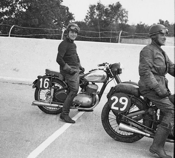 Bol d'Or 1950 : le deux-temps s'affiche au soleil